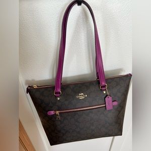 NWT Coach tote bag.